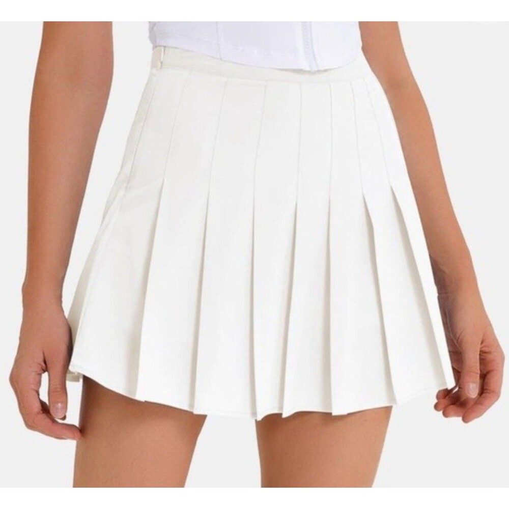 Halara Pleated Tennis Skirt Womens Medium White Built-In Shorts Athleisure Skort